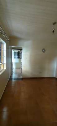 Spacious 1 bedroom sq in Ngumo- Muchai drive image 5