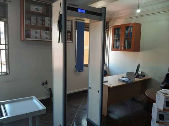 Garret Walkthrough metal detectors  6500 pdi image 3