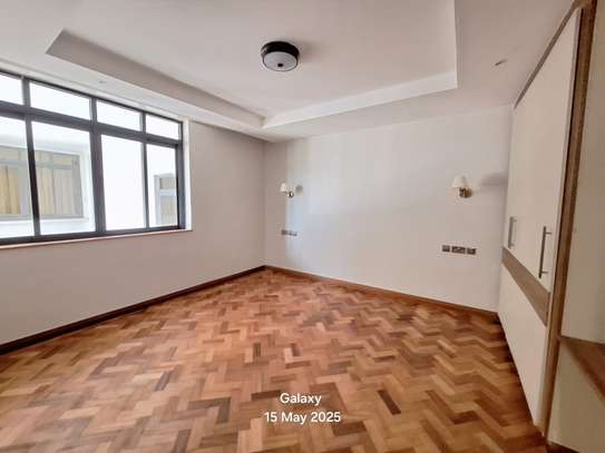 4 Bed Apartment with En Suite at Riverside Drive image 15
