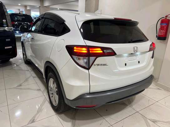 Honda Vezel hybrid white 2017 2wd image 12