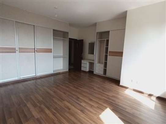 2 Bed Apartment with En Suite at 6Th Parklands image 3