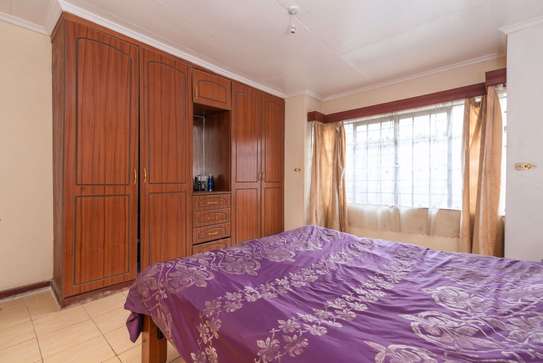 4 Bed House with En Suite in Langata image 13