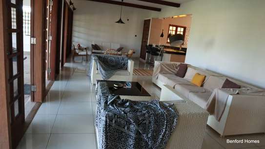 4 Bed House with En Suite at Vipingo image 5