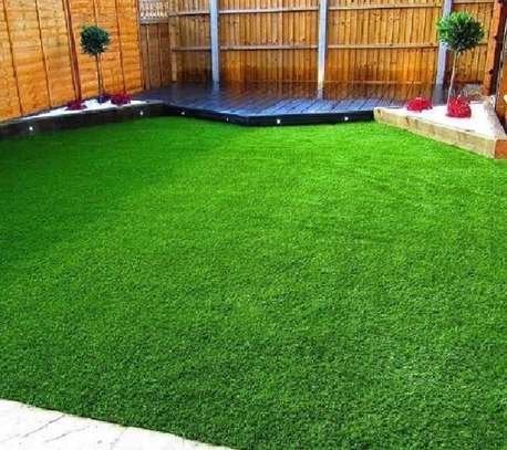 Backyard well fitted artificial grass carpet image 2