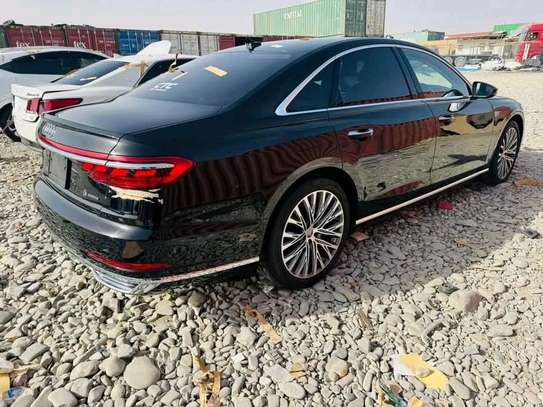 Audi Quattro A8 S-Line black 2019 image 11