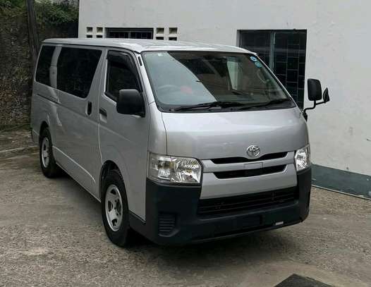 TOYOTA HIACE image 4