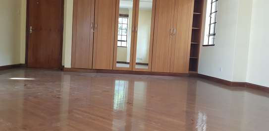 5 bedroom townhouse for rent in Lavington image 16