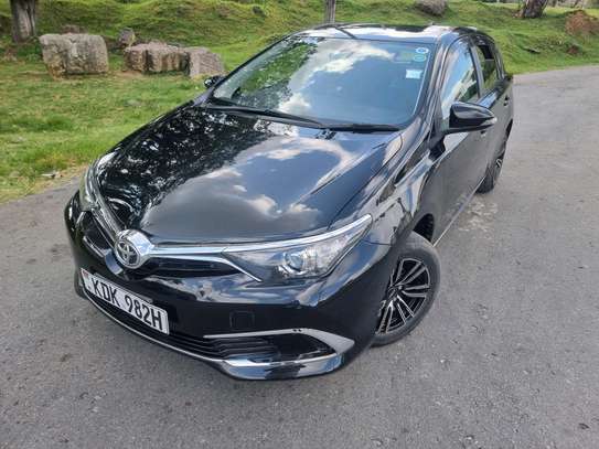 Toyota Auris in mint condition image 7