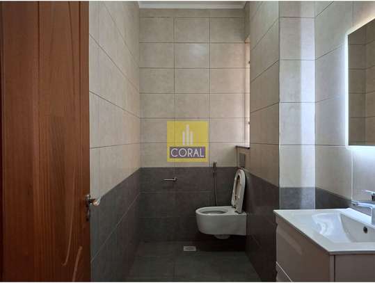 3 Bed Apartment with Lift in Parklands image 8