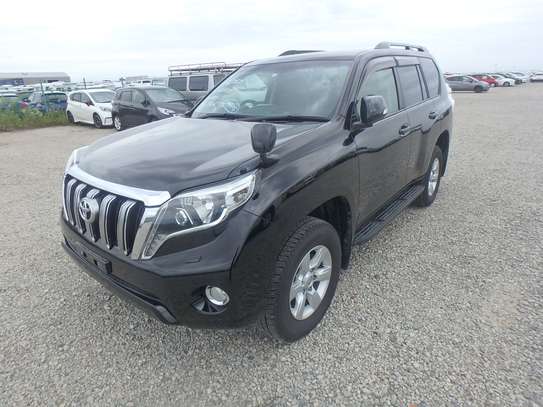 2017 PRADO 2.8L DIESEL WITH SUNROOF AND LEATHER image 2