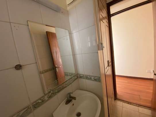 3 Bed Apartment with En Suite in Kileleshwa image 12