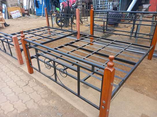 Metal frame wooden posts Beds image 3