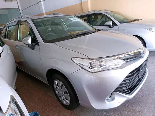 Toyota Corolla Fielder image 5