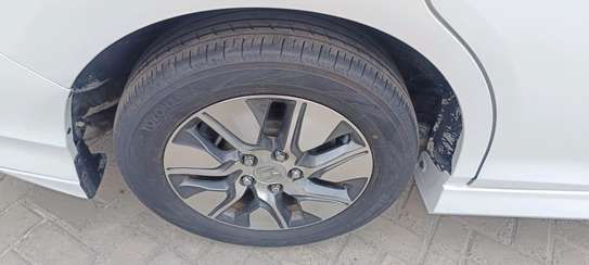 Honda Stepwagon Spada White 2018 2wd image 8