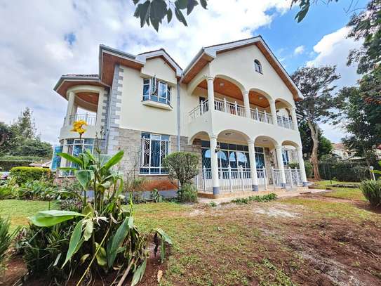 6 Bed House with En Suite in Runda image 2