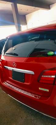 Mercedes Benz AMG B180 red 2017 image 8