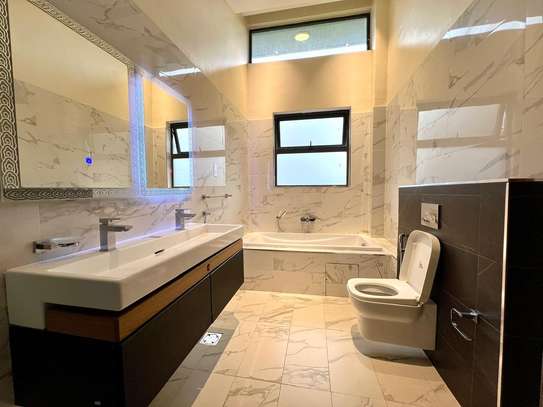5 Bed Villa with En Suite at Lower Kabete Road image 1