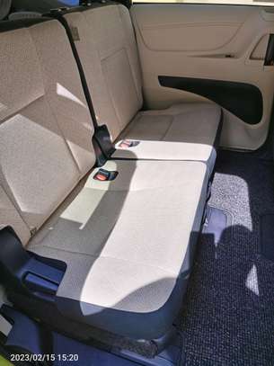Toyota sienta avacado green 🍏 image 2