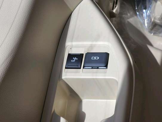 Toyota Land cruiser ZX 2023 zero mielage image 4