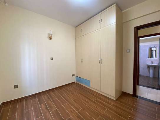 3 Bed Apartment with En Suite in Lavington image 8