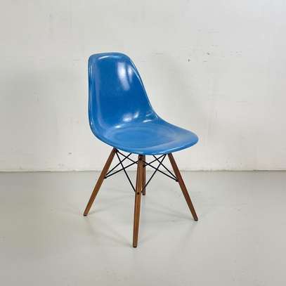Plastic Eames Chair image 1