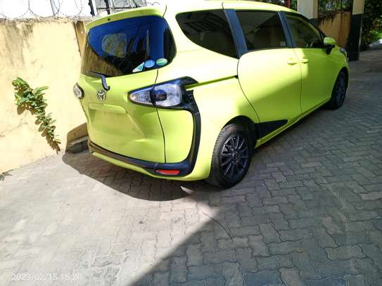 Toyota sienta avacado green 🍏 image 1
