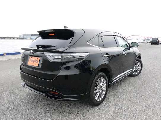 TOYOTA HARRIER WITH SUNROOF image 3