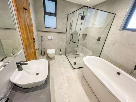 3 Bed Apartment with En Suite in Westlands Area image 3