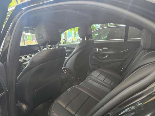MERCEDES-BENZ E200 image 7