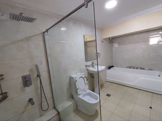 3 Bed Apartment with En Suite in Kilimani image 15