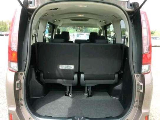 Toyota Noah ( mkopo/HIRE PURCHASE ACCEPTED) image 2