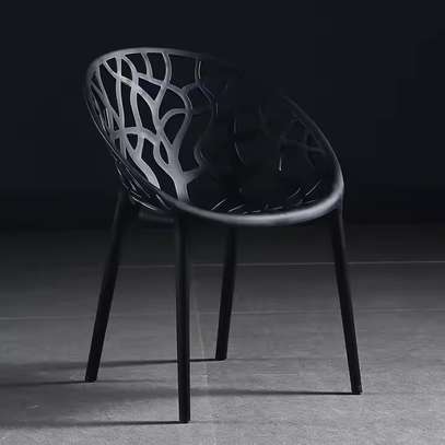 Stylish Plastic Dining Chair image 2