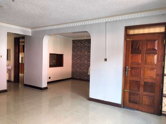 4 Bed Townhouse with En Suite in Kileleshwa image 24
