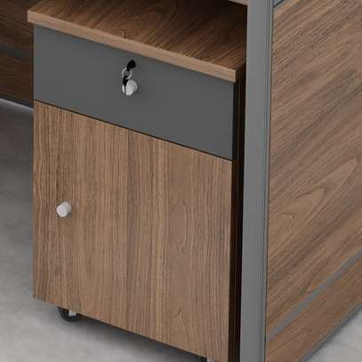 Workstations: Four Users Brown Workstation image 3