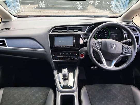 Honda Fit Shuttle hybrid Redwine 2018 image 7