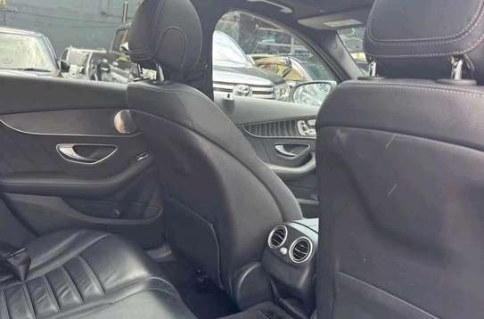 Mercedes-Benz C200 AMG image 8