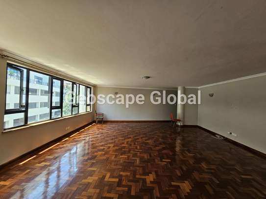 3 Bed Apartment with En Suite in Riverside image 10