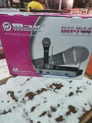 Max wireless microphone image 1
