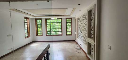 4 Bed Townhouse with En Suite in Westlands Area image 35