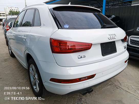 Audi Q3 2016 model image 3