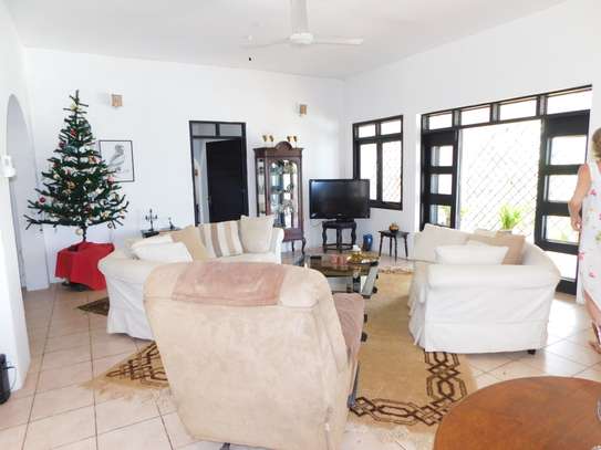 4 bedroom house for sale in Shanzu image 9