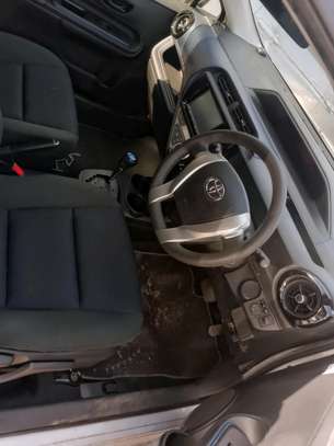 Toyota aqua silver image 3