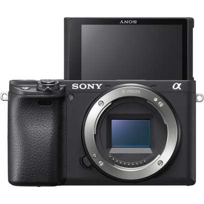 Sony Alpha a6400 Mirrorless Digital Camera with 16-50mm Lens image 7
