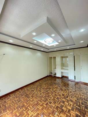 3 Bed Apartment with En Suite in Kileleshwa image 13