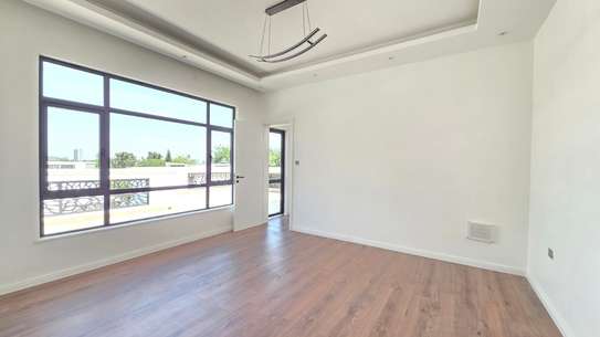 5 Bed Townhouse with En Suite at Lavington image 26