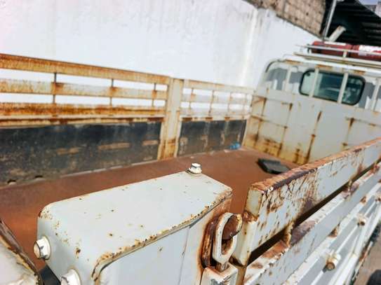 Mitsubishi canter 3tones image 2