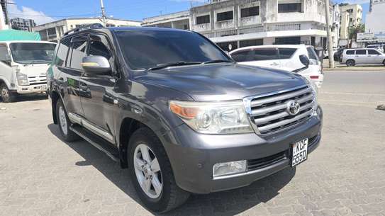 TOYOTA LANDCRUISER V8 ZX 2019MODEL PETROL image 2