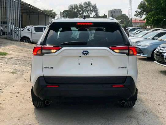 Toyota RAV4 hybrid 2019 image 5