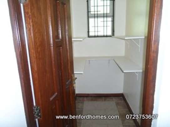 3 Bed Apartment with En Suite at Nyali image 8