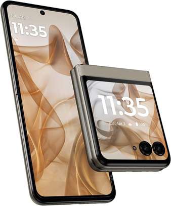 Motorola razr | 2024 | Unlocked | 8/256GB | 50MP Camera | image 2